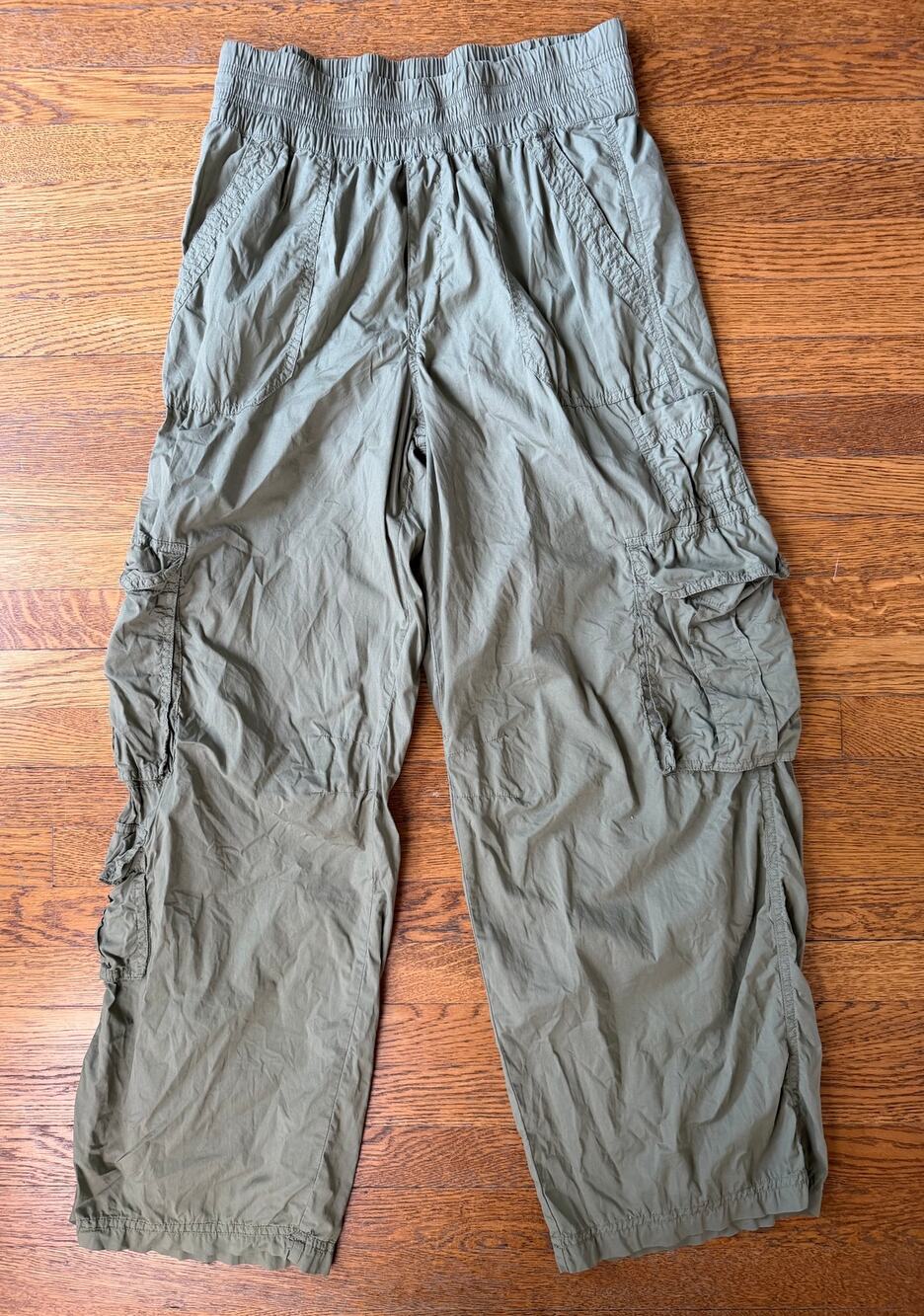 Aerie Women's Green Cargo Lightweight Pants Size Medium